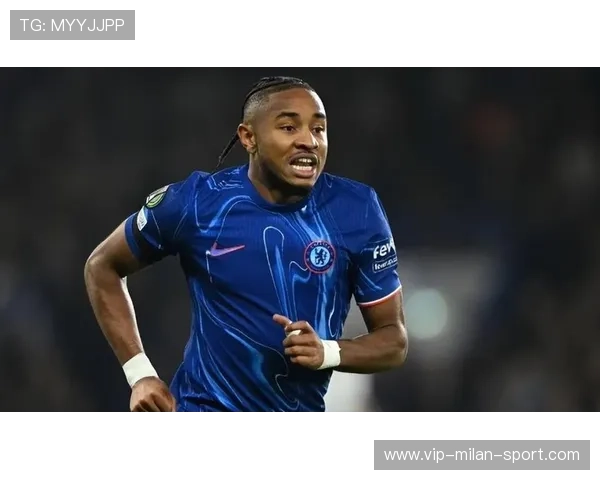 切尔西恩昆库转身摆脱后劲射直挂上角，蓝军新星崭露头角