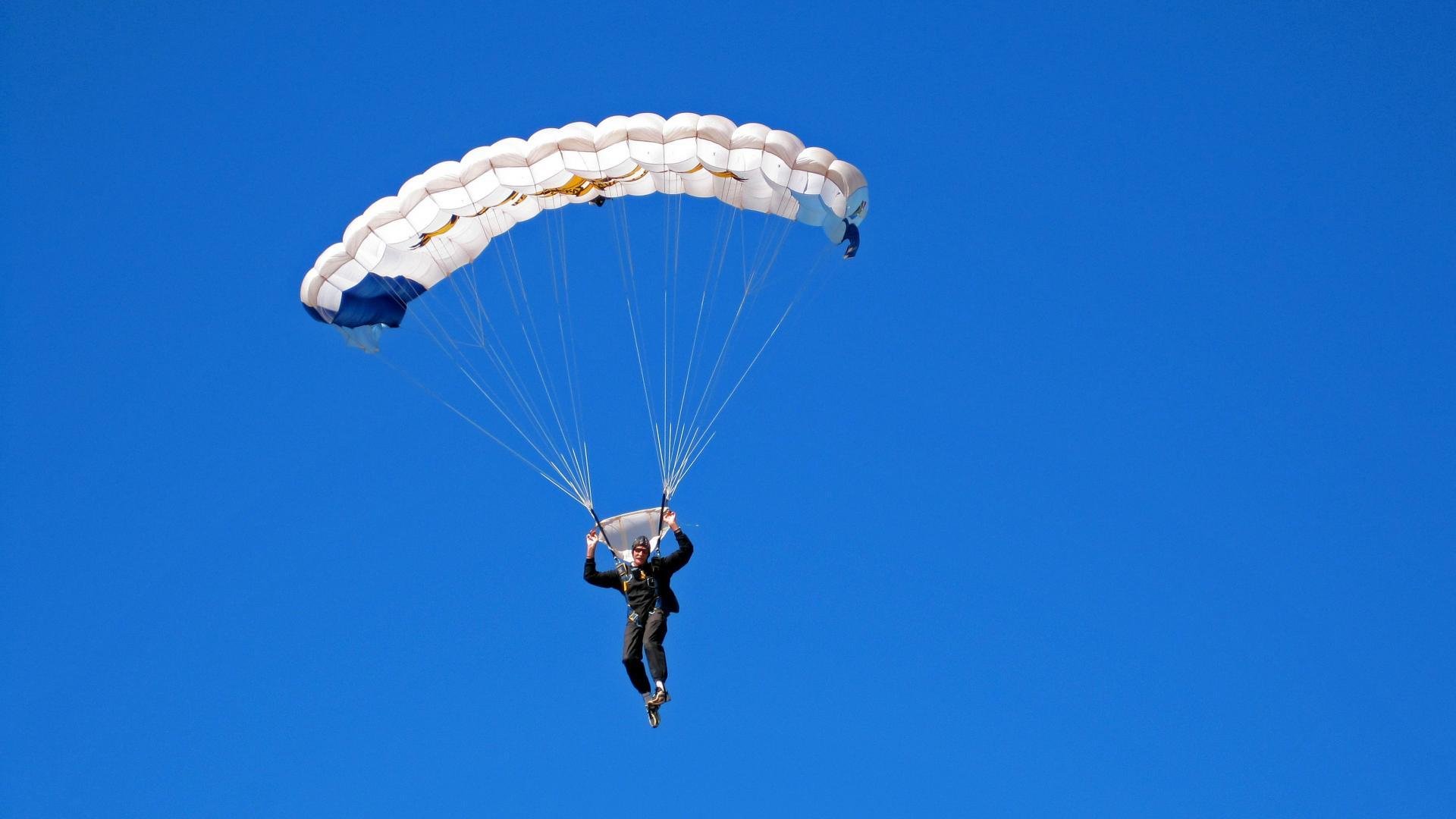 AC Milan官方APP下载-“萨尔·巴赫的领袖魅力，南非羚羊队乘风破浪”